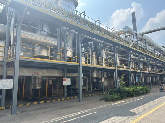 Factory Price Fast Delivery CPW 52 Liquid Chlorinated Paraffin Plasticizer for Plastic Processing Chemical Auxiliary Agent