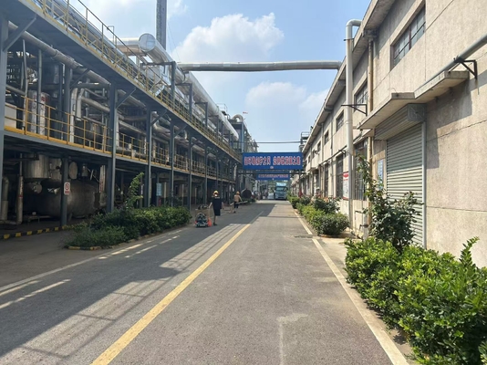Factory Price Fast Delivery CPW 52 Liquid Chlorinated Paraffin Plasticizer for Plastic Processing Chemical Auxiliary Agent